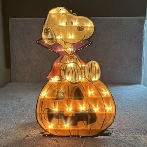 Vampire Snoopy Peanuts 15 in It's The Great Pumpkin Charlie Brown Window Light